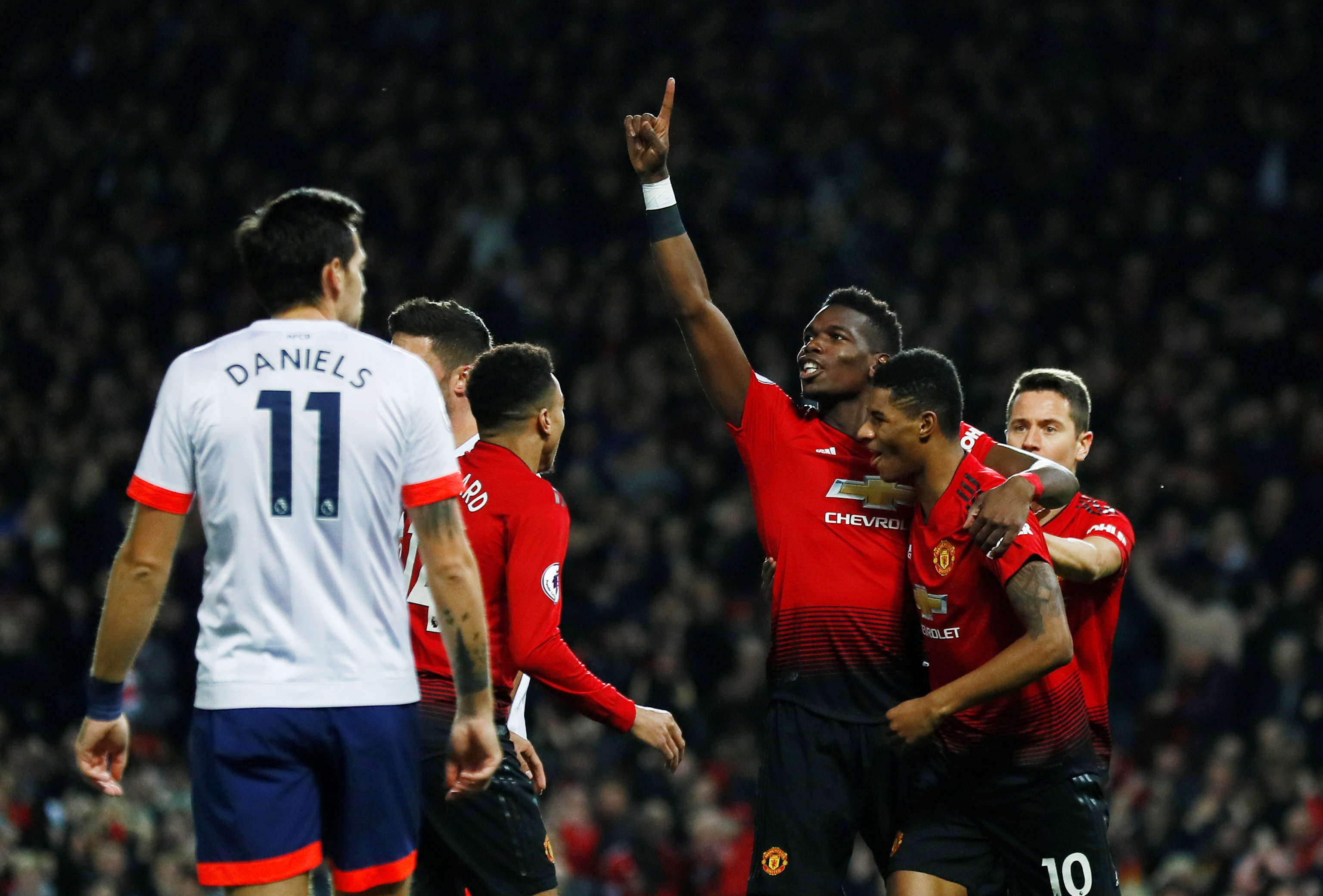 在其中扮演 在其中扮演